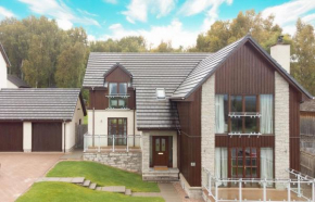 Lairig Ghru Lodge
